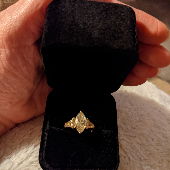 Candlelight Strontium Titanate and white zircon 18k yellow gold over silver ring - Picture 3 of 8